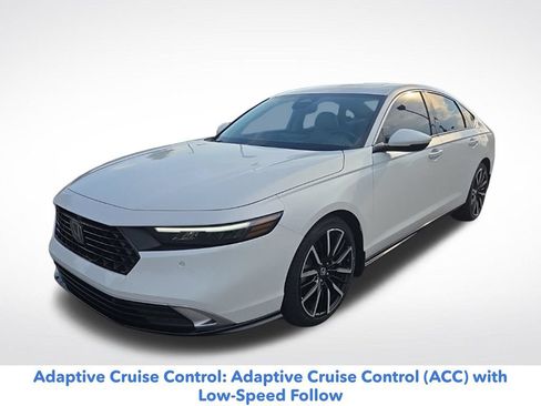Used 2025 Honda Accord Touring image 9