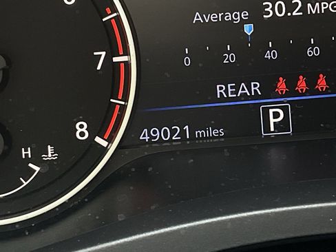 Used 2025 Nissan Altima 2.5 SV FWD image 31