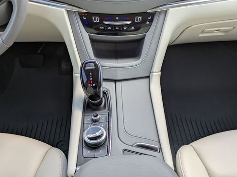 Used 2024 Cadillac XT5 Premium Luxury FWD image 19