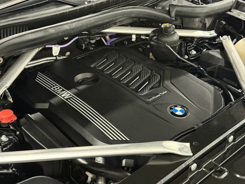 Used 2022 BMW X5 xDrive40i w/ M Sport Package AWD/4WD image 72