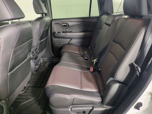 Certified 2024 Honda Passport Black Edition image 28