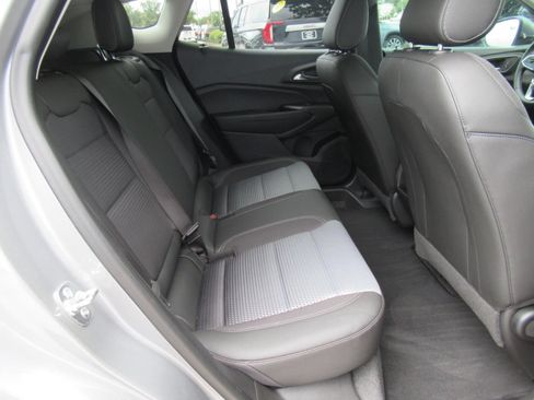Used 2025 Chevrolet Trax LT w/ Sunroof Package FWD image 35