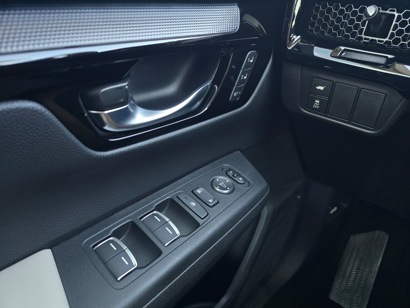 Used 2024 Honda CR-V EX-L image 21