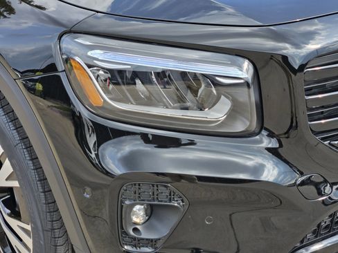 New 2026 Mercedes-Benz GLB 250 4MATIC image 6