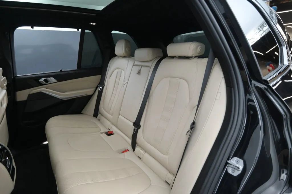 Used 2021 BMW X5 xDrive40i w/ M Sport Package AWD/4WD image 43