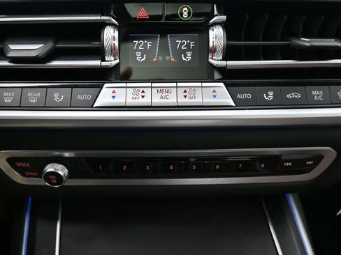 Used 2022 BMW X7 xDrive40i w/ Executive Package image 18