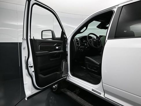 New 2026 RAM 2500 Laramie AWD/4WD image 14