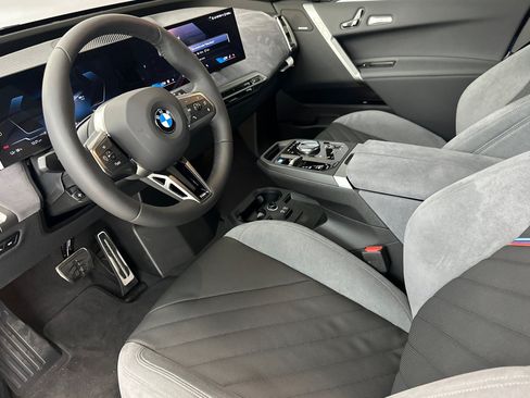 Used 2026 BMW iX xDrive60 w/ M Sport Package AWD/4WD image 4