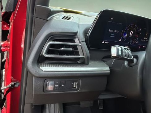 Used 2024 Chevrolet Traverse LT w/ Enhanced Driving Package FWD image 20