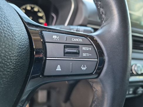 Used 2023 Honda Pilot EX-L image 10