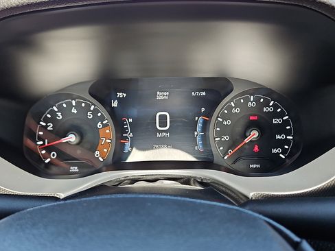 Used 2025 Jeep Compass Trailhawk AWD/4WD image 18