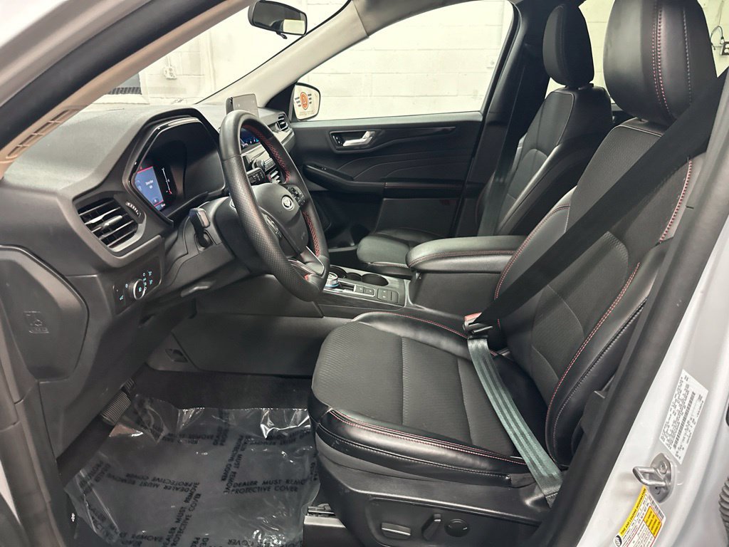 Used 2025 Ford Escape ST-Line Select AWD/4WD image 19