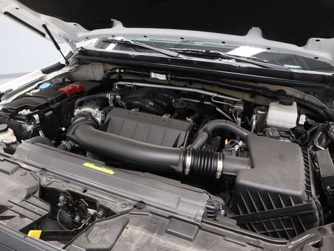 Used 2025 Nissan Frontier S image 12