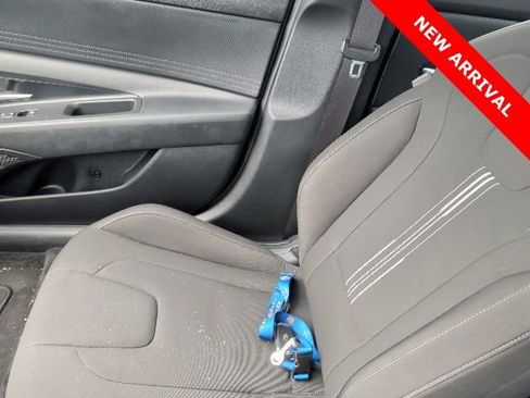 Used 2022 Hyundai Elantra SEL image 21