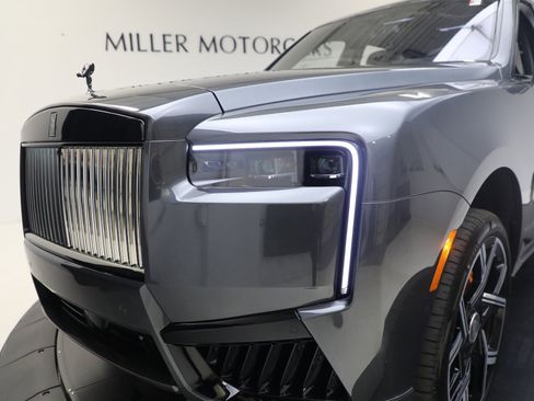 New 2026 Rolls-Royce Cullinan Black Badge image 37