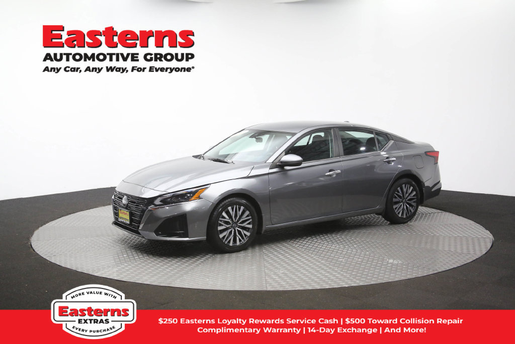Used 2023 Nissan Altima 2.5 SV FWD image 59