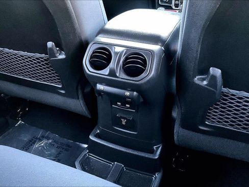 Used 2025 Jeep Wrangler Unlimited Rubicon 4xe w/ Convenience Group AWD/4WD image 20