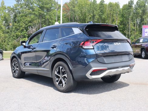 Used 2023 Kia Sportage EX AWD/4WD image 3