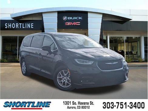 Used 2025 Chrysler Pacifica Select FWD image 1