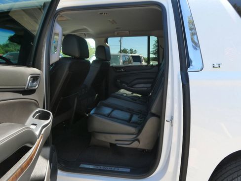 Used 2020 Chevrolet Suburban LT AWD/4WD image 25