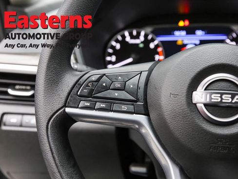 Used 2025 Nissan Altima 2.5 SV image 15