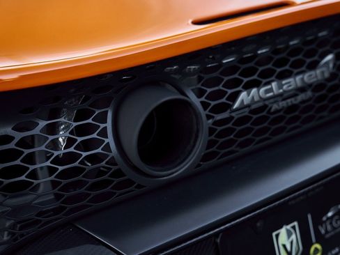 Used 2025 McLaren Artura Spider image 20