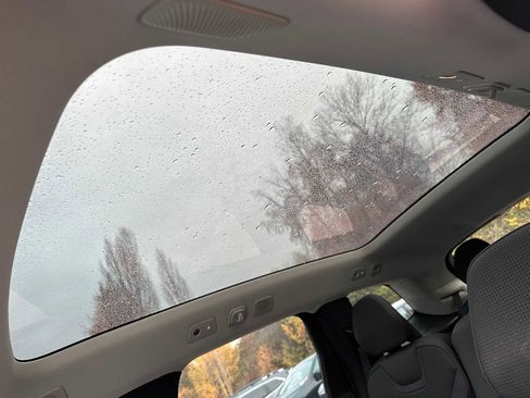 Used 2025 Volvo EX90 Ultra image 23