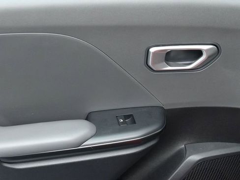 Used 2025 Kia K4 FWD image 29