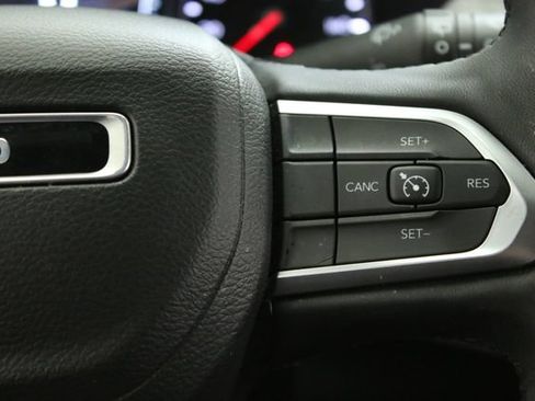 Used 2023 Jeep Compass Latitude w/ Convenience Group AWD/4WD image 19