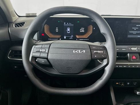 Used 2025 Kia K4 FWD image 18