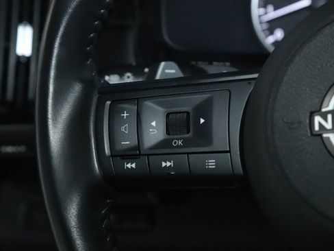 Certified 2025 Nissan Pathfinder SV FWD image 23