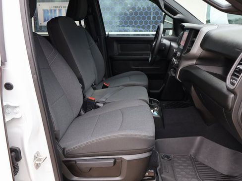 Used 2024 RAM 2500 Tradesman w/ Chrome Appearance Group image 17