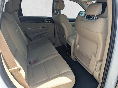 Used 2014 Jeep Grand Cherokee Laredo w/ Quick Order Package 23E AWD/4WD image 17