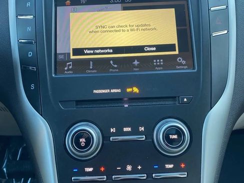 Used 2017 Lincoln MKC Reserve w/ Lincoln MKC Climate Package image 22