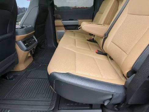 Used 2024 Ford F250 Lariat w/ Lariat Ultimate Package AWD/4WD image 28
