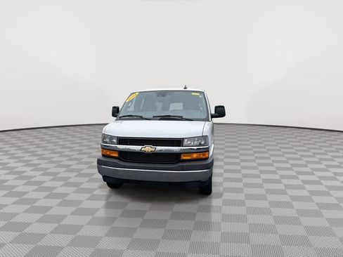 Certified 2024 Chevrolet Express 3500 LT w/ LT Preferred Equipment Group RWD image 4