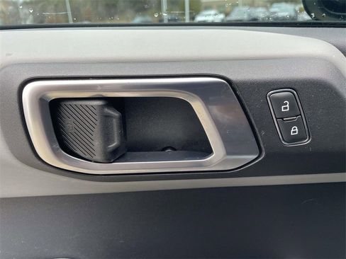 Used 2022 Ford Bronco Badlands w/ Sasquatch Package image 17