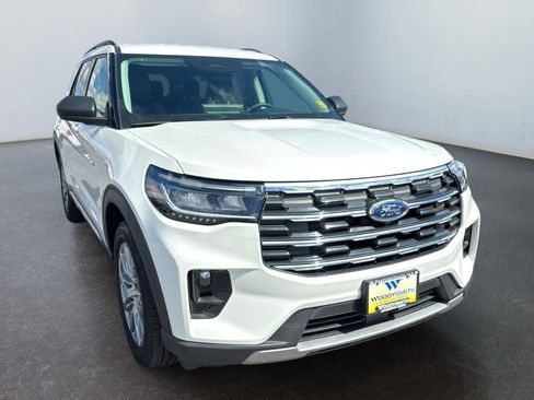 Used 2025 Ford Explorer Active w/ Active Comfort Package AWD/4WD image 7