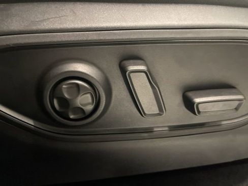 Used 2023 Jeep Grand Cherokee Limited image 28