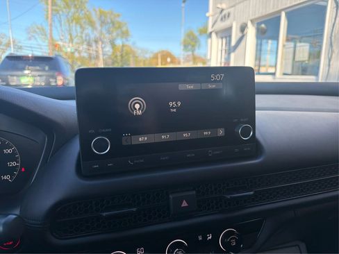 Used 2023 Honda HR-V LX image 17