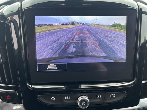 Used 2020 Chevrolet Traverse LT w/ LPO, Blackout Package FWD image 24