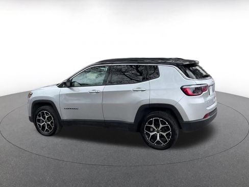 Used 2025 Jeep Compass Limited image 10