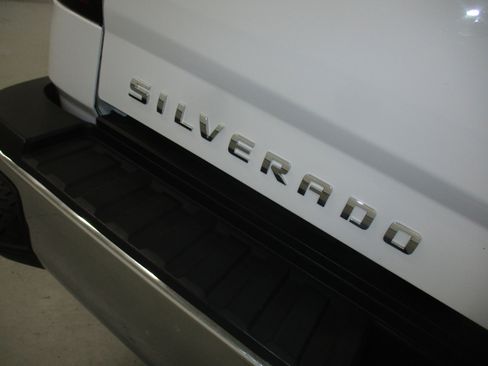 Used 2015 Chevrolet Silverado 2500 W/T AWD/4WD image 8