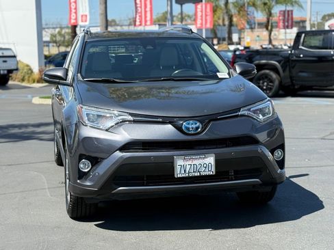 Used 2017 Toyota RAV4 Limited image 3