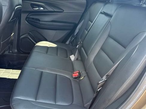 Used 2022 Chevrolet TrailBlazer ACTIV w/ Sun and Liftgate Package FWD image 11