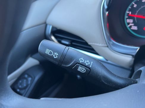 Used 2023 Chevrolet Traverse LS image 14