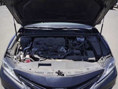 Used 2019 Toyota Camry SE FWD image 6