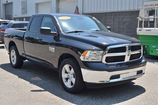 Used 2024 RAM 1500 Classic SLT AWD/4WD image 2