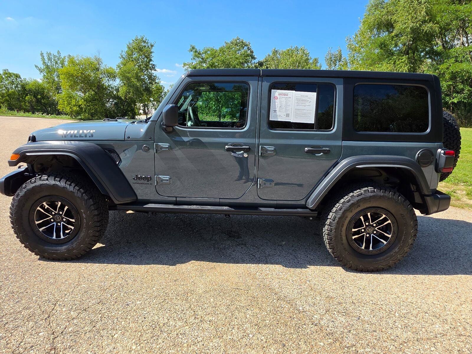 Used 2025 Jeep Wrangler Unlimited Sport AWD/4WD image 5
