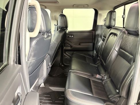 Used 2022 Nissan Frontier SV w/ SV Premium Package RWD image 35